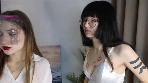 Emma - blonde and Mia - dark online show from September 10, 2025, 4:45 am