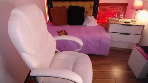 Alexa Moon online show from February 27, 2025, 1:38 pm