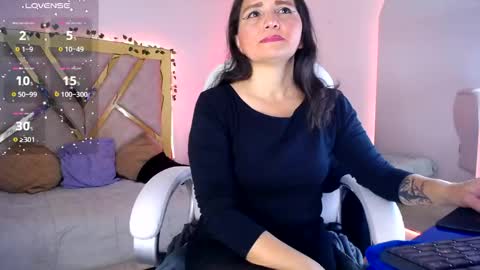 Alexa Moon online show from November 8, 2025, 4:51 pm