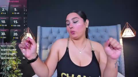 Snapshot of alexamora__ chatting on September 13, 2025, 11:32 am C A M I L A online show from September 13, 2025, 11:32 am