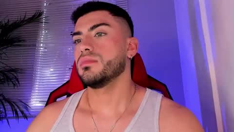 Snapshot of alexander_diiaz chatting on October 21, 2025, 3:46 pm Alexander Diaz online show from October 21, 2025, 3:46 pm