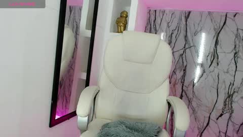 Snapshot of alexandra_evanz chatting on December 3, 2024, 12:35 am Alexandra Spellman online show from December 3, 2024, 12:35 am