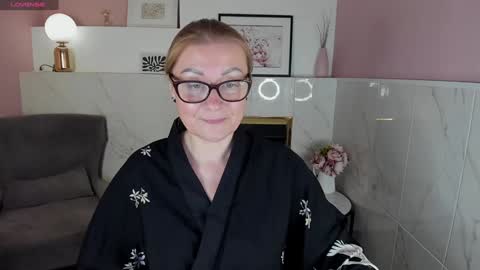 Snapshot of alexandra_kind chatting on December 26, 2024, 11:57 pm Alexandra online show from December 26, 2024, 11:57 pm