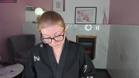 Snapshot of alexandra_kind chatting on February 1, 2025, 5:05 pm Alexandra online show from February 1, 2025, 5:05 pm