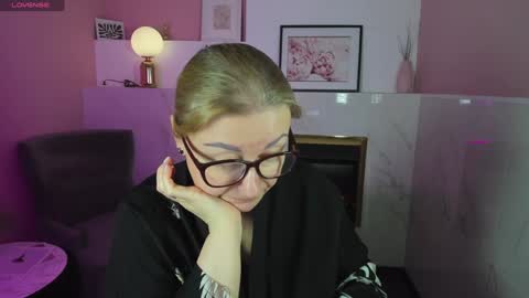 Snapshot of alexandra_kind chatting on February 7, 2025, 3:45 am Alexandra online show from February 7, 2025, 3:45 am