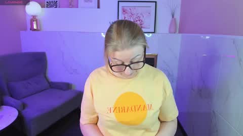 Snapshot of alexandra_kind chatting on February 23, 2025, 8:49 am Alexandra online show from February 23, 2025, 8:49 am