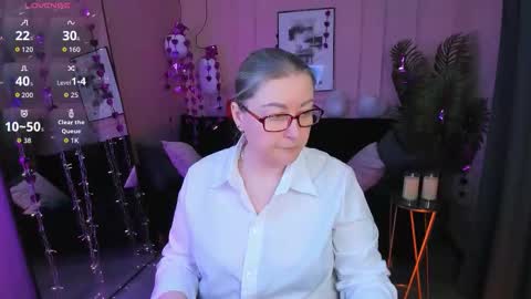 Snapshot of alexandra_kind chatting on February 15, 2026, 8:49 pm Alexandra online show from February 15, 2026, 8:49 pm