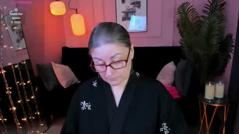 Snapshot of alexandra_kind chatting on February 25, 2026, 8:40 pm Alexandra online show from February 25, 2026, 8:40 pm