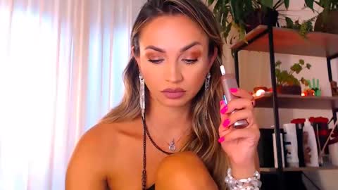 alexandrawooow online show from September 10, 2025, 1:55 pm
