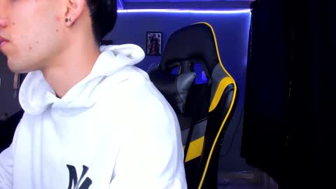 alexgiraldo__ online show from September 18, 2025, 12:07 pm