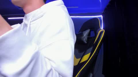 alexgiraldo__ online show from November 1, 2025, 10:50 am