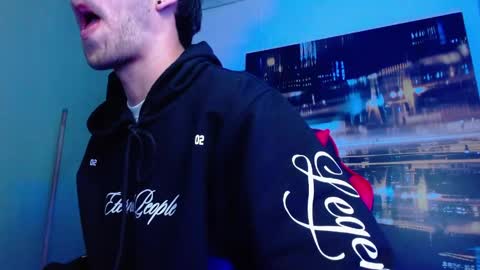 alexgiraldo__ online show from April 14, 2026, 9:59 am