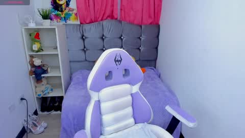 Snapshot of alexia_dussan chatting on December 3, 2024, 12:35 am alexia_dussan online show from December 3, 2024, 12:35 am