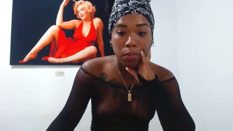 Snapshot of alexia_sinclaire24 chatting on October 1, 2025, 12:05 am alexia_sinclaire24 online show from October 1, 2025, 12:05 am