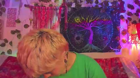 Alex online show from December 18, 2025, 1:44 am