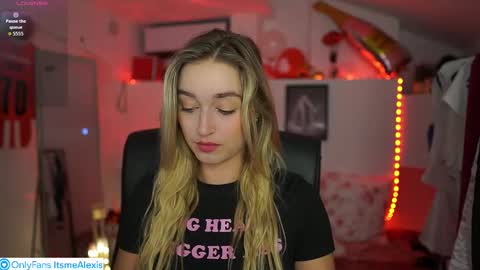 Snapshot of alexis___texas chatting on September 17, 2025, 7:15 pm Alexis Texas online show from September 17, 2025, 7:15 pm