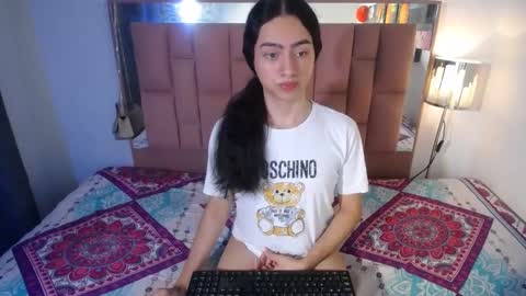 Snapshot of alexis_brown11 chatting on October 1, 2025, 2:17 am -- ALEXIS -- online show from October 1, 2025, 2:17 am