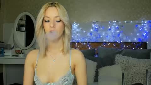 alexisbanx online show from April 21, 2026, 11:05 am