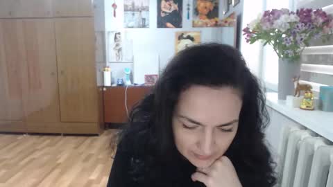 AlexisMillers online show from April 16, 2026, 7:09 am