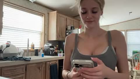 Snapshot of alexispaige06 chatting on June 14, 2026, 4:09 pm alexispaige06 online show from June 14, 2026, 4:09 pm