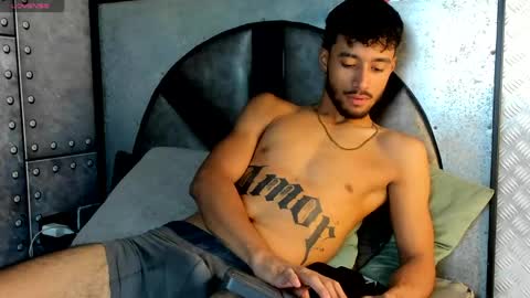 alexisstonne online show from June 1, 2026, 7:26 pm