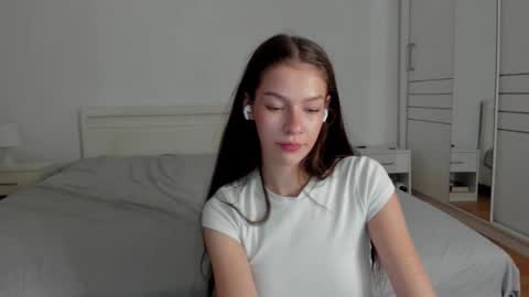 Snapshot of alexisyourdream chatting on November 8, 2025, 8:25 am Alex online show from November 8, 2025, 8:25 am