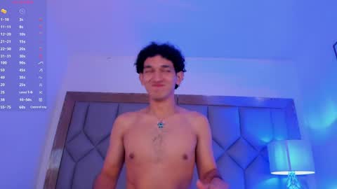 Snapshot of alexpetite_ chatting on April 30, 2026, 4:19 am A L E X online show from April 30, 2026, 4:19 am