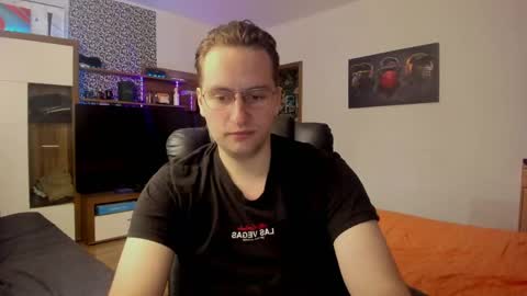 Snapshot of alexs9xtime chatting on May 12, 2026, 2:36 pm alexs9xtime online show from May 12, 2026, 2:36 pm