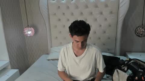 Alexsavage  online show from February 19, 2025, 2:44 am