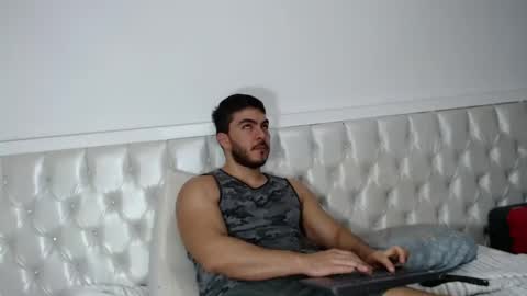 alexsb1998 online show from May 7, 2026, 6:41 am