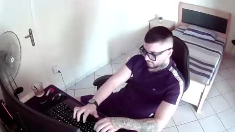 alexthepro00 online show from July 17, 2026, 1:29 pm
