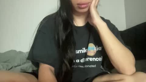 Snapshot of alextran665 chatting on October 31, 2025, 7:37 pm Your Anime T Girl online show from October 31, 2025, 7:37 pm