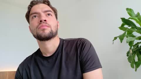 Alex online show from December 4, 2025, 8:39 pm