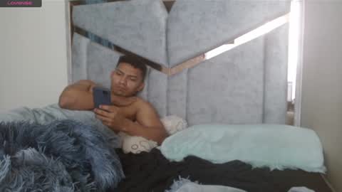 Snapshot of alexvsluisa chatting on February 7, 2025, 2:58 pm alex y luisa online show from February 7, 2025, 2:58 pm