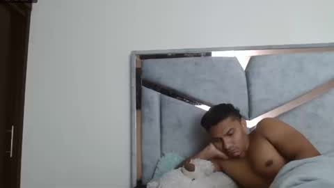 Snapshot of alexvsluisa chatting on September 10, 2025, 4:18 pm alex y luisa online show from September 10, 2025, 4:18 pm