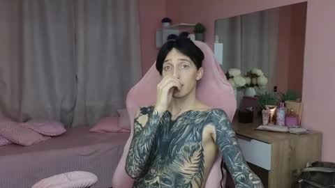 Snapshot of alexxone_ chatting on October 23, 2025, 12:15 pm Alex online show from October 23, 2025, 12:15 pm