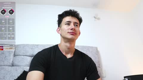 Snapshot of alexxx__01 chatting on December 6, 2024, 12:23 am Alex online show from December 6, 2024, 12:23 am