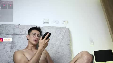 Snapshot of alexxx__01 chatting on October 29, 2025, 12:24 am Alex online show from October 29, 2025, 12:24 am