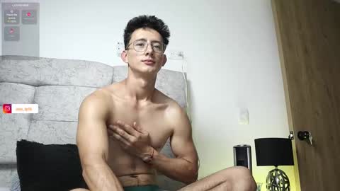 Snapshot of alexxx__01 chatting on November 10, 2025, 11:04 pm Alex online show from November 10, 2025, 11:04 pm