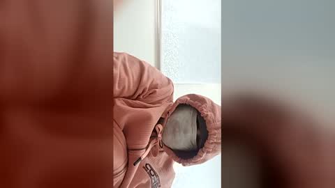 Tooti00 online show from March 27, 2026, 6:08 am