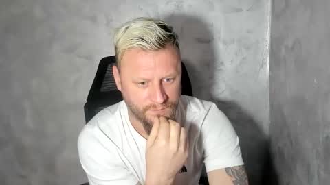 alexyno2022 ONLYFANS online show from April 9, 2026, 11:04 am