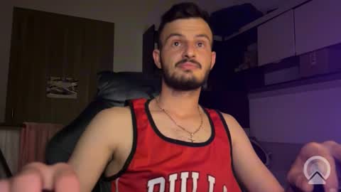 Alezandre online show from May 17, 2026, 6:59 pm