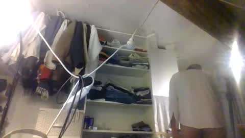 Edgarrrdd1021 online show from April 15, 2026, 7:58 pm