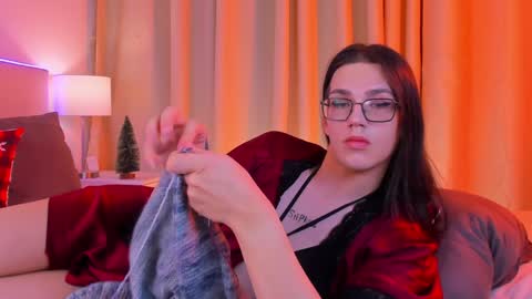 Snapshot of alfred_jones chatting on December 30, 2024, 12:11 am Alfreda online show from December 30, 2024, 12:11 am