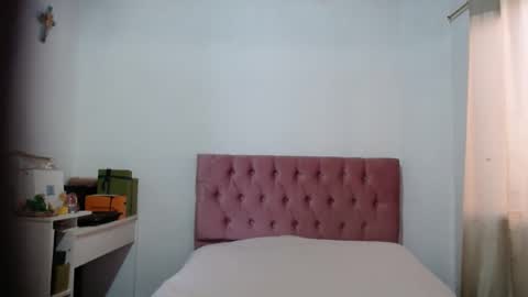 Snapshot of alia054 chatting on September 22, 2025, 12:18 pm Alia online show from September 22, 2025, 12:18 pm