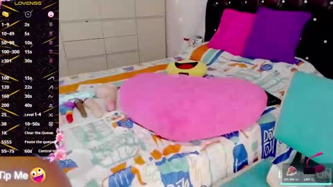 Snapshot of aliana_ross chatting on February 15, 2025, 5:41 am aliana_ross online show from February 15, 2025, 5:41 am