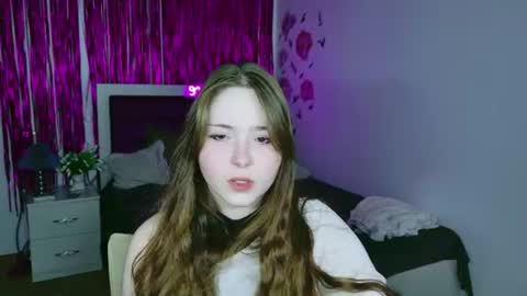AlicaPeach online show from August 4, 2026, 10:07 am