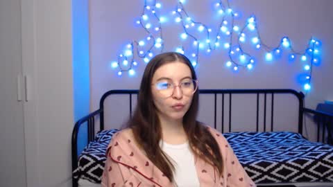 Snapshot of alice_________________________ chatting on January 16, 2025, 7:10 pm Alice online show from January 16, 2025, 7:10 pm