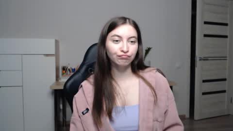 Snapshot of alice_________________________ chatting on March 1, 2025, 9:48 pm Alice online show from March 1, 2025, 9:48 pm