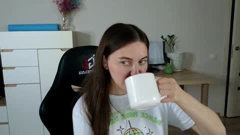 Snapshot of alice_________________________ chatting on September 8, 2025, 4:39 pm Alice online show from September 8, 2025, 4:39 pm